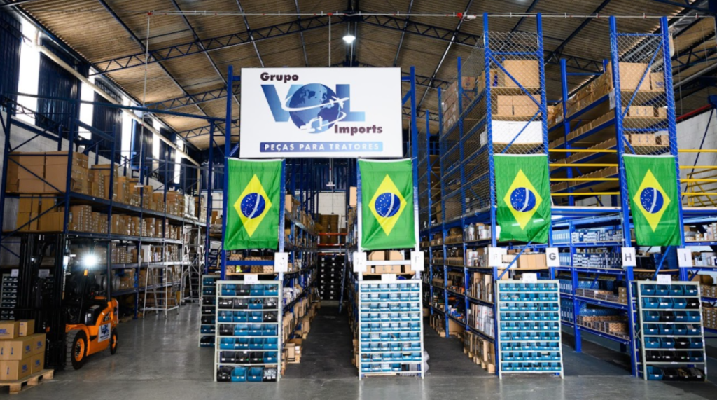 Estoque de peças para tratores Volvo da VOL Imports em São Paulo, com mais de 25 mil itens à pronta entrega